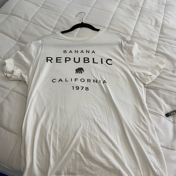 Banana Republic Tshirt for sale - Picture 2 of 4